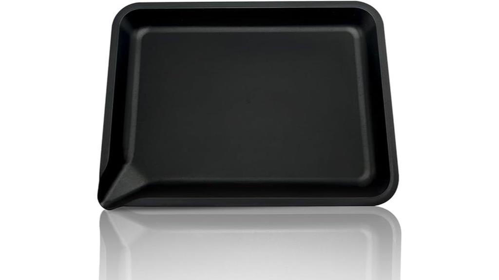 compact tray with spout